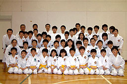 �����E���i������ڕW�ɏC����ςޏ��N�������m����